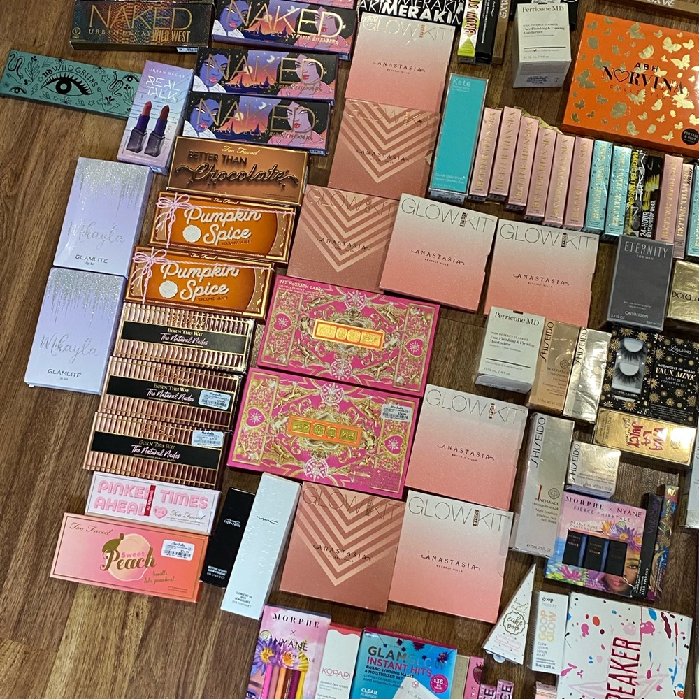Makeup bundle - Picture 5 of 7